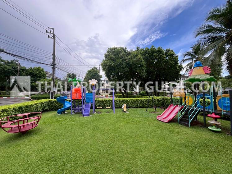 House with Shared Pool in Sukhumvit 